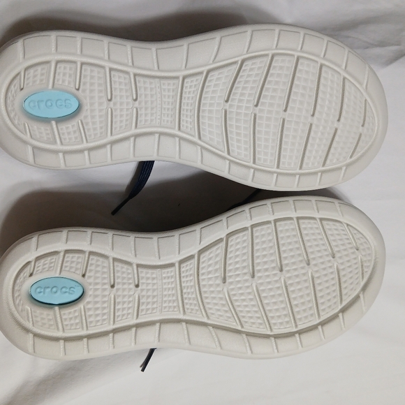 Crocs Stylish Navy Women's Sneakers - Picture 13 of 16